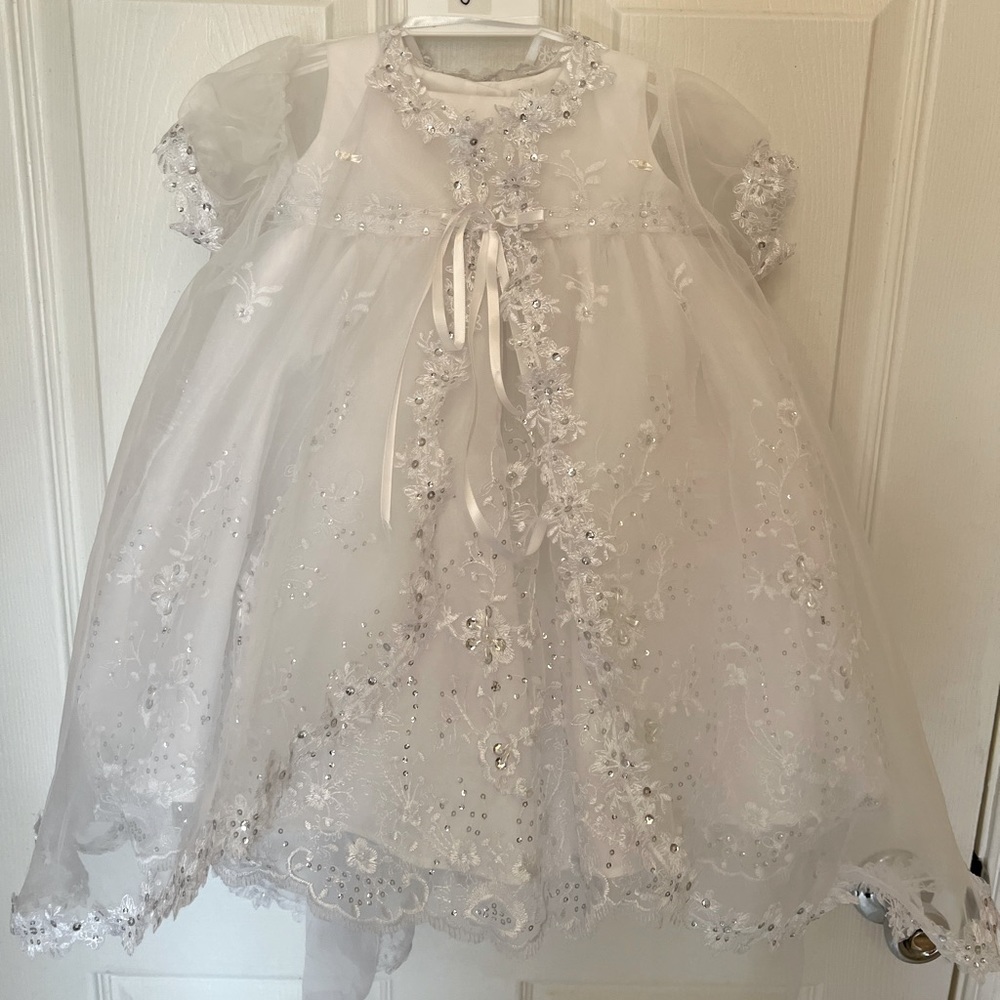 Baby Girl’s Christening Gown & Bonnet